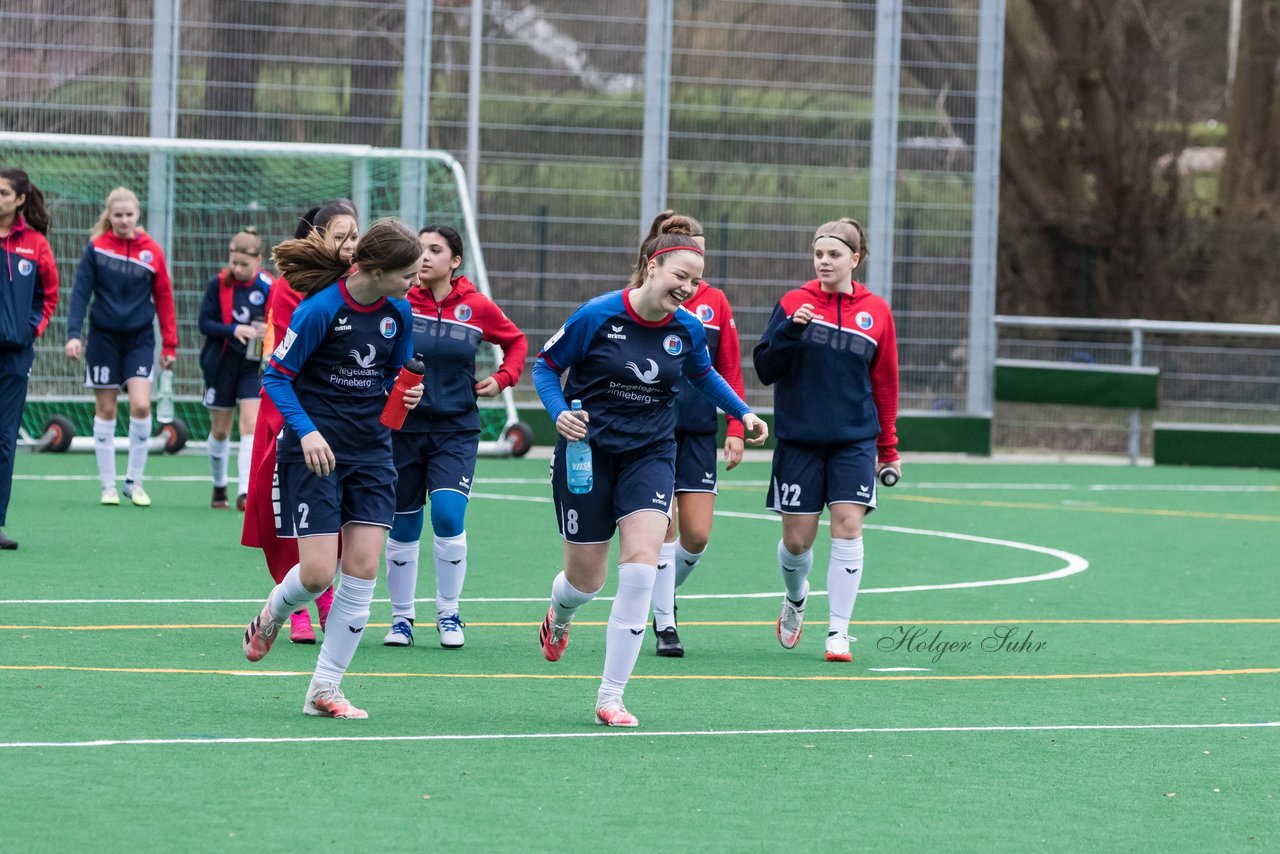 Bild 180 - wBJ VfL Pinneberg - St. Pauli : Ergebnis: 7:0 (Abbruch)